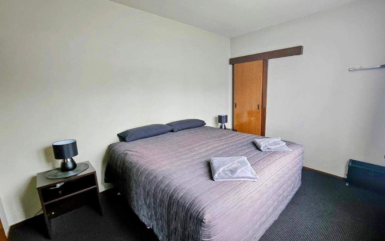 One-Bedroom Apartment (Sleeps 3)