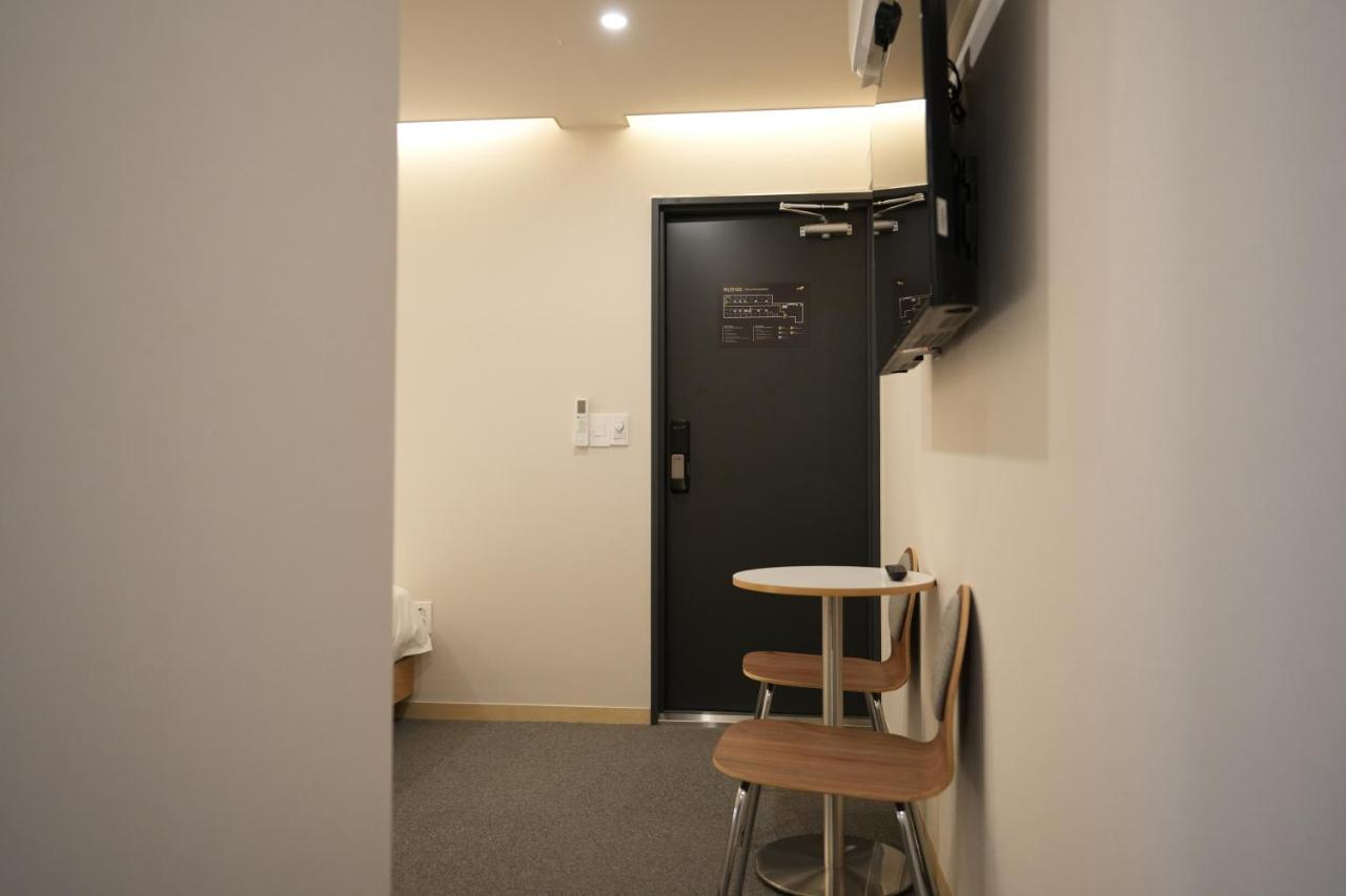 Dreibettzimmer mit eigenem Bad