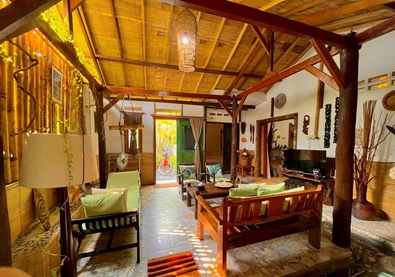 Frangipani garden villa - Bed and Breakfast Senggigi