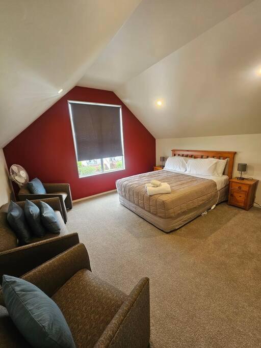 Kea Chalet Villa, 3-bedroom, - B&B