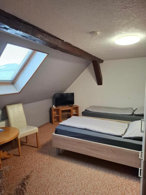 Chambre Lits Jumeaux avec Salle de Bains Privative