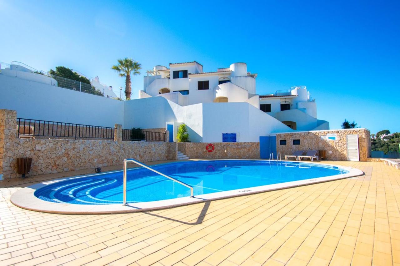 99B Hibiscus - Spacious 2-Bedroom Apartment with Pool Views - B&B