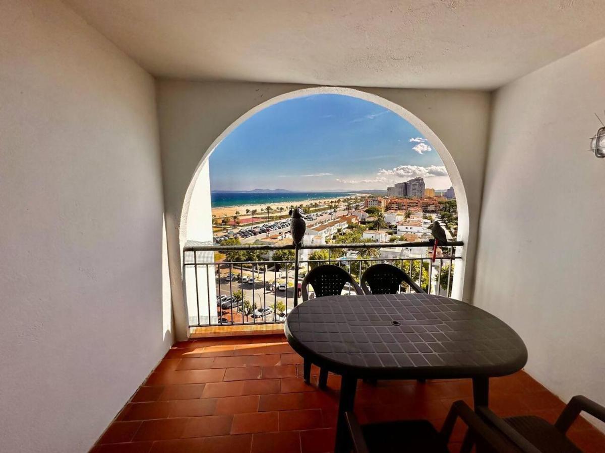 AwayDays Ático Vista Mar con WiFi - B&B Empuriabrava