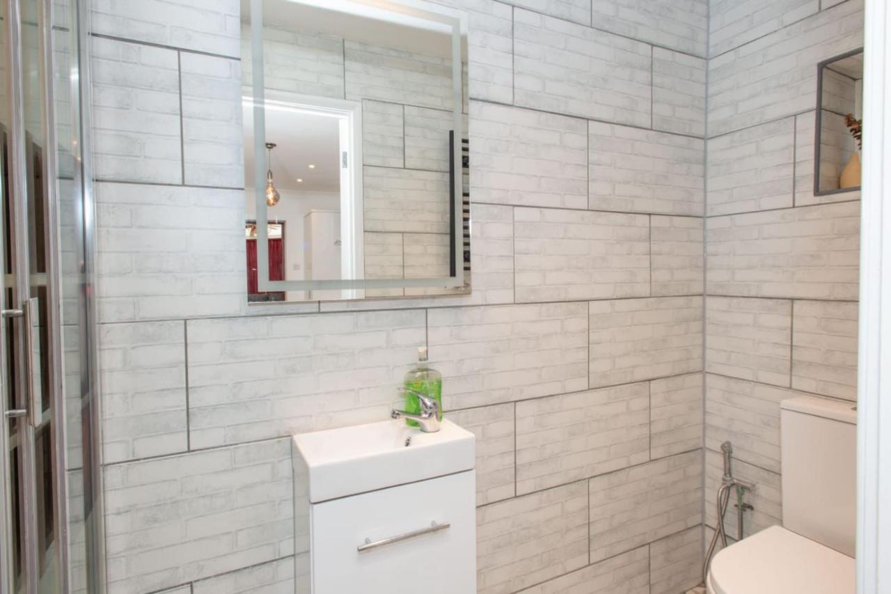 Double Room with Private External Bathroom