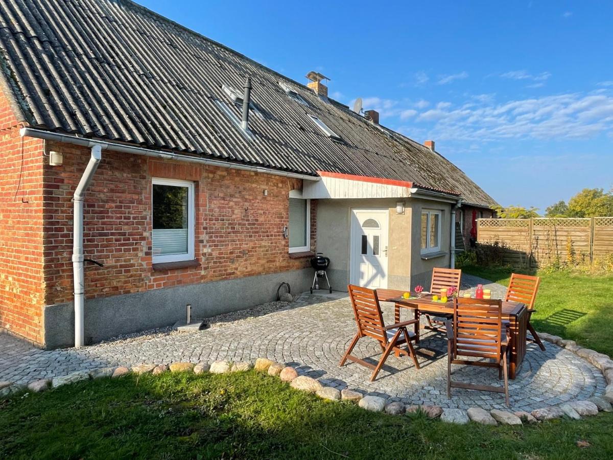 2 Ferienhäuser im Doppelpack für Naturliebhaber, strandnah, ruhig, mit großen Gärten - Ferienwohnung Klein Strömkendorf