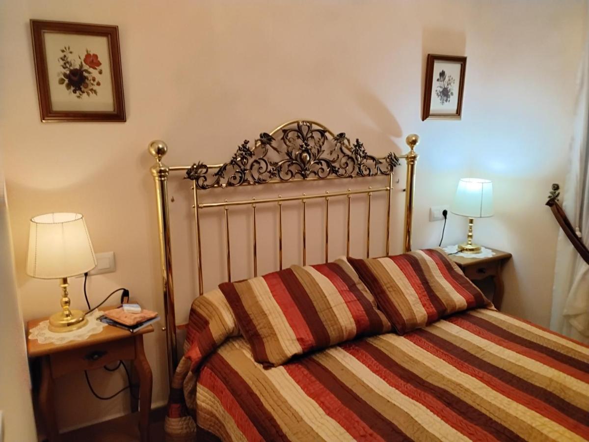 Vut Castaño - B&B Navacarros