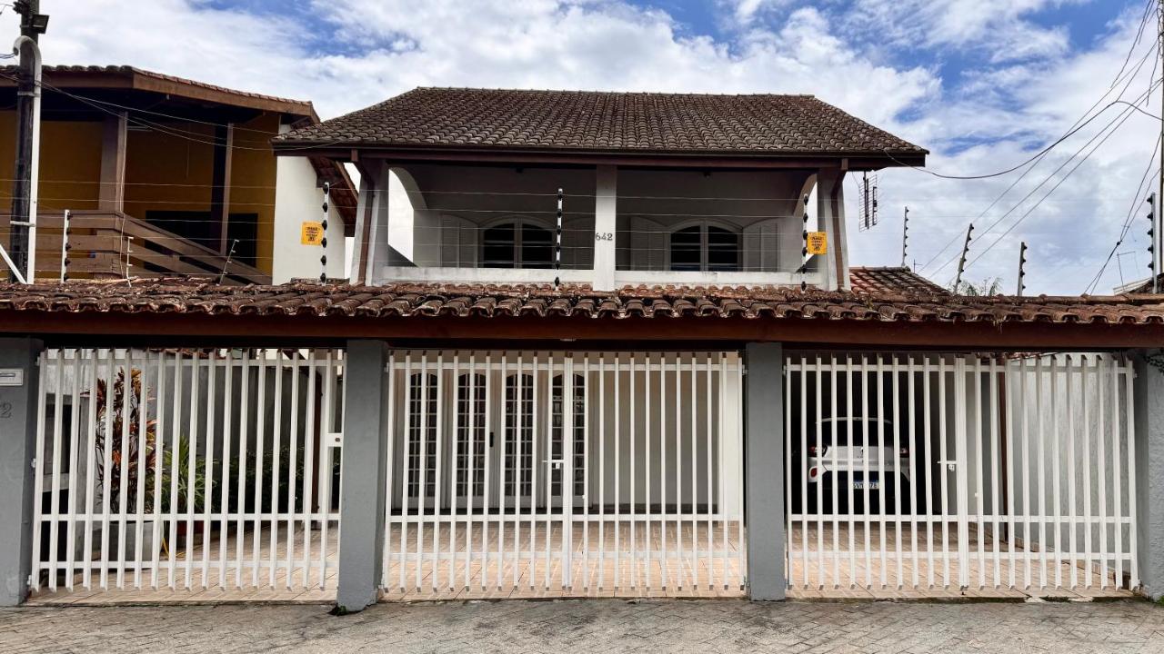 Suítes Aqui é Seu Lugar Itaguá - B&B