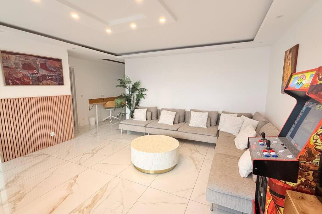 Nice Apartment with amazing view of Paris with private Parking - Ferienwohnung