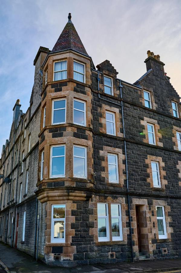 Oban Bay Views - Fireplace, Games & Books - B&B