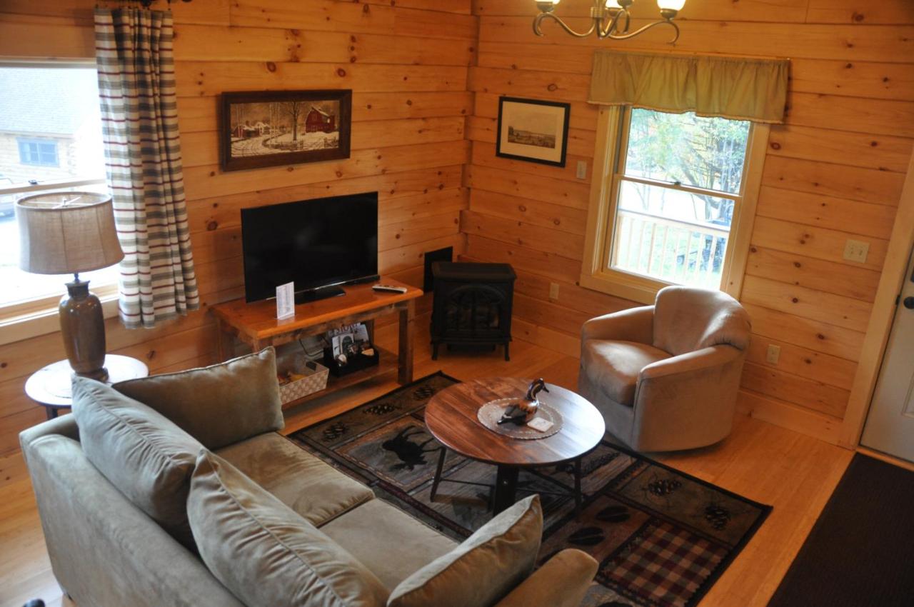 One-Bedroom Cabin 7
