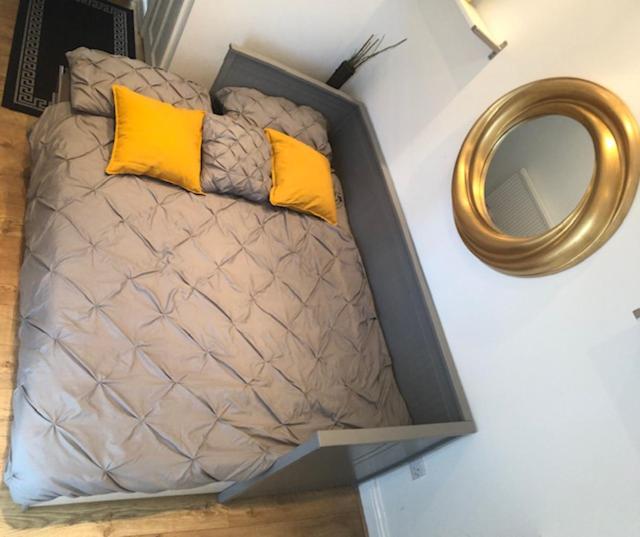 Cosy Heartfelt Room in a Home - B&B