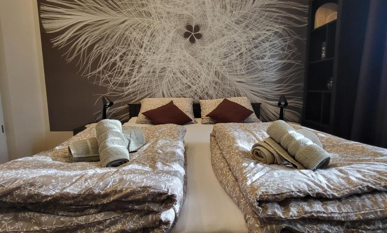 Ella Home at Dóm - Chambres d’hôtes Szeged