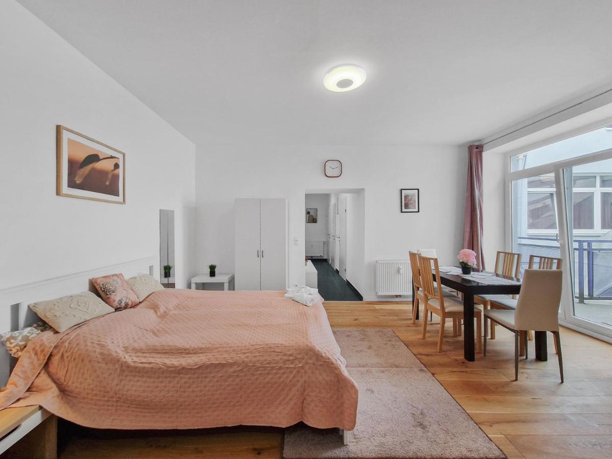 Stockerau Sky Terrace - Ferienwohnung Stockerau