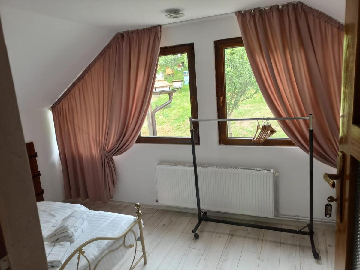 Queen Room with Garden View