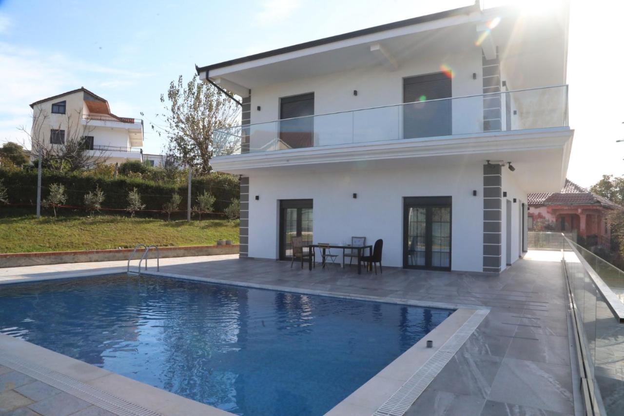 Garden Hill Villa Durres - B&B Durazzo