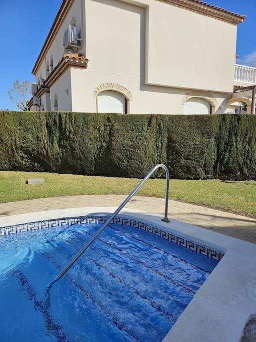 Maison avec piscine communautaire - Chambres d’hôtes Miami Platja