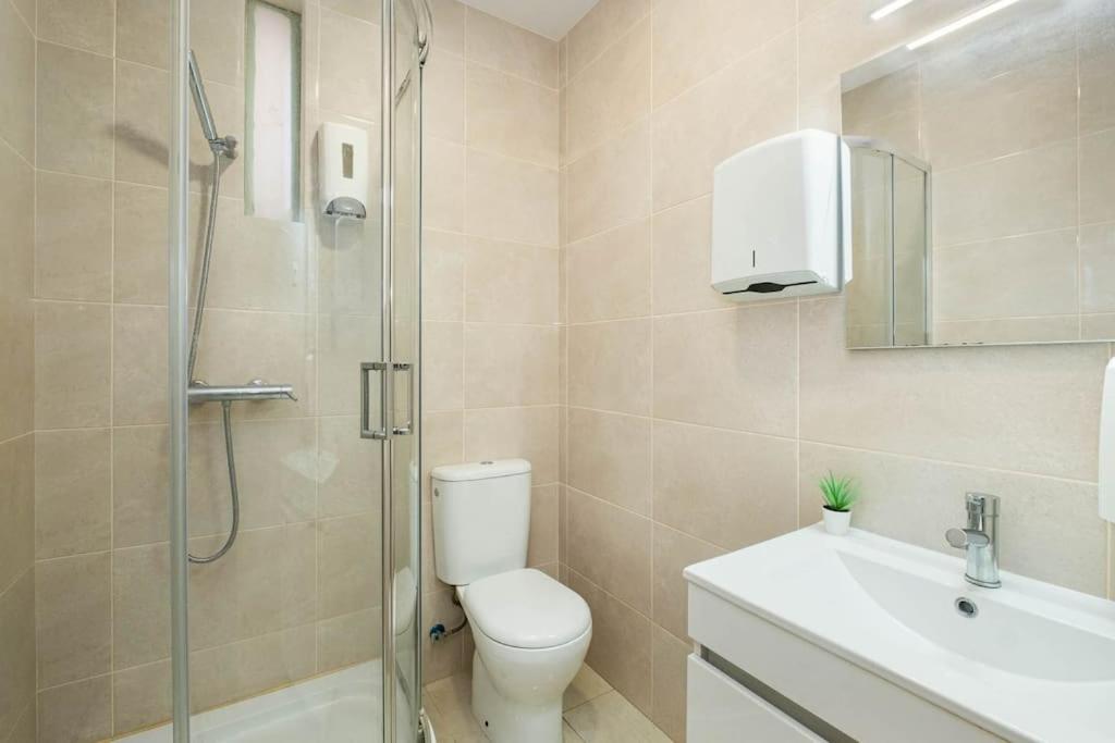 4ºE 24 de Julho Terrace - B&B Lisbon