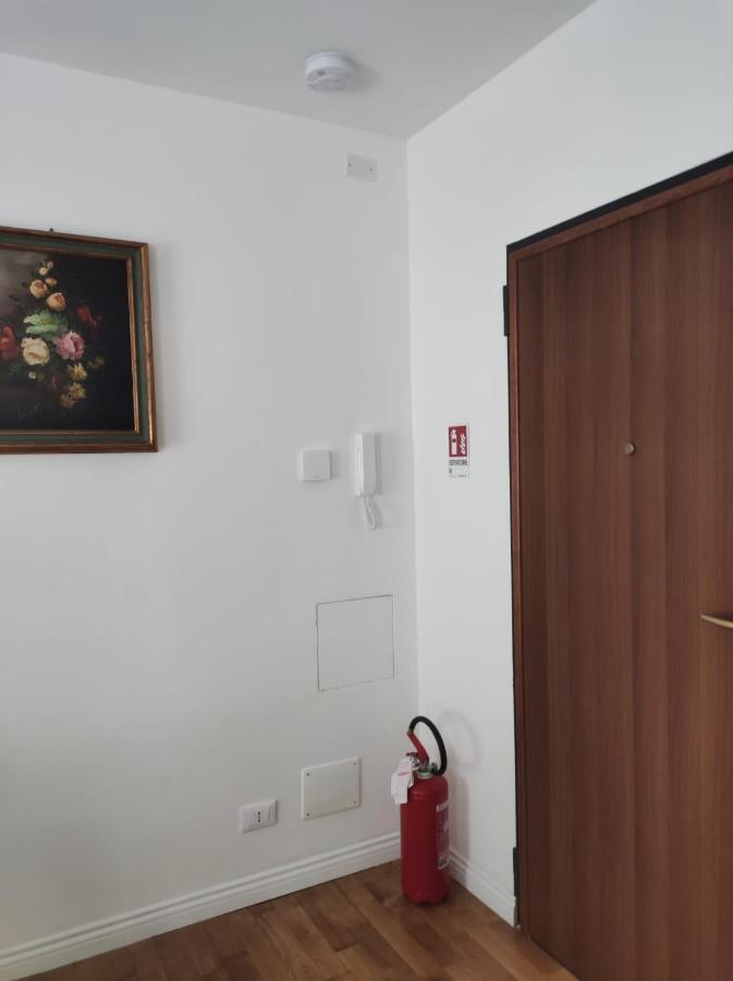 Casa Renova, intero appartamento, 2 camere, max 4 ospiti, Trieste zona storica - B&B