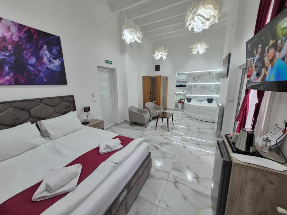 Deluxe Suite mit Whirlpool-Badewanne
