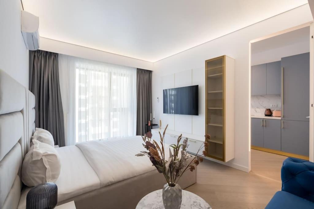 THE Prussian Blue Suite - B&B