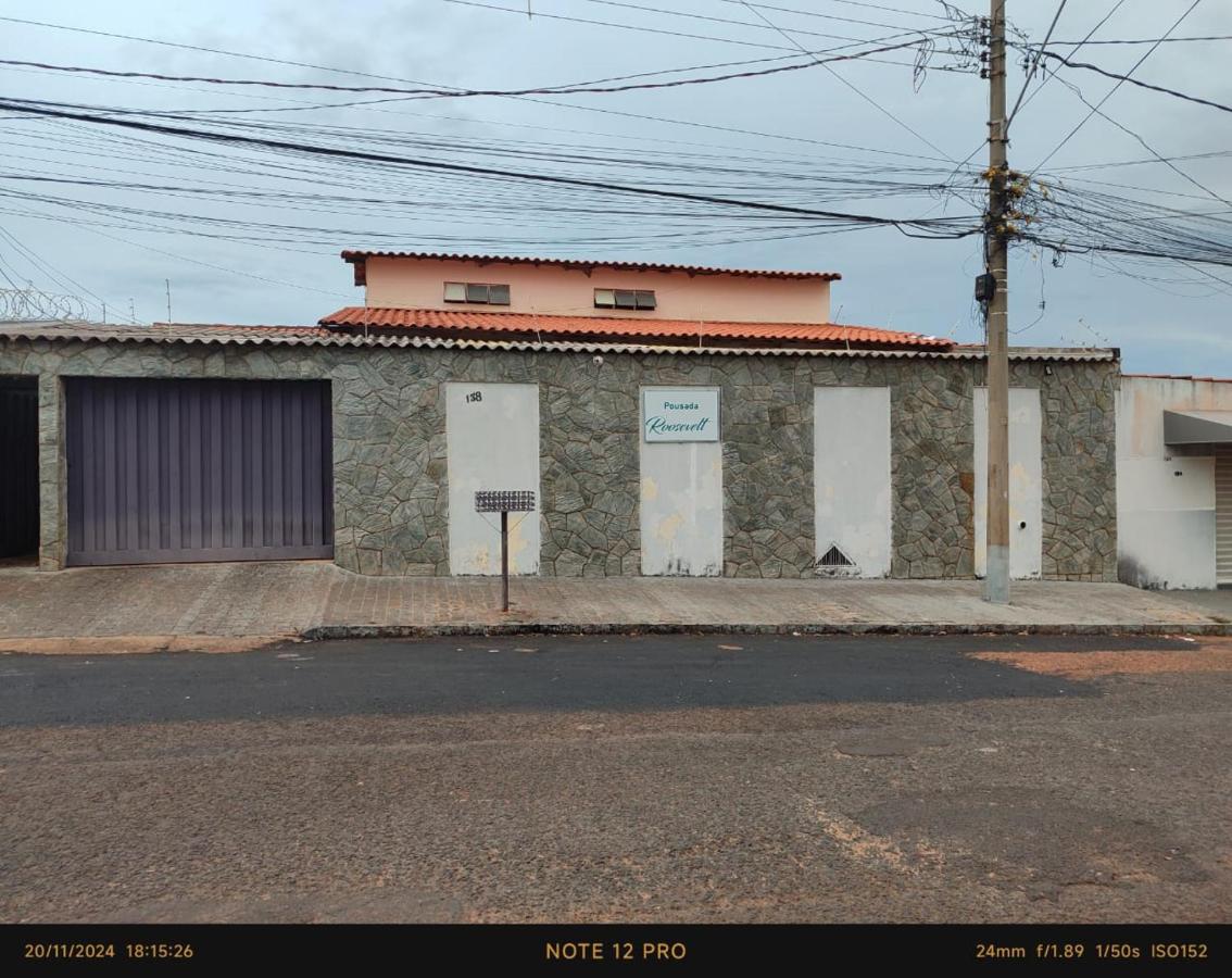 Pousada Roosevelt- suíte 1 - B&B Uberlândia