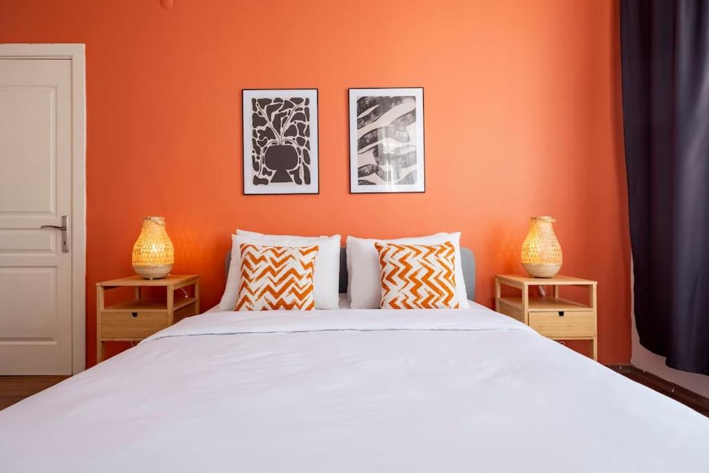 High-Ceiling Three-Bedroom Central Apartment - B&B Istanbul