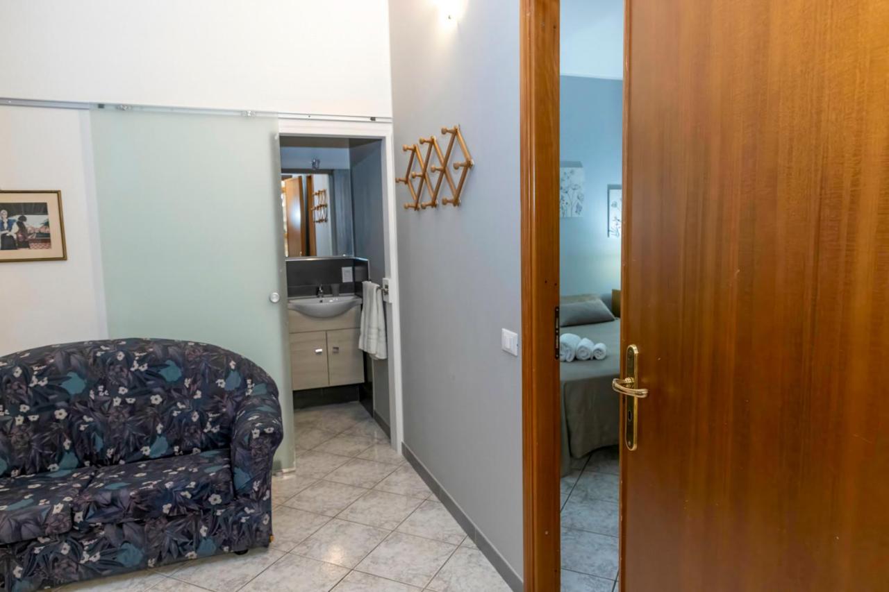 One-Bedroom Apartment with Balcony