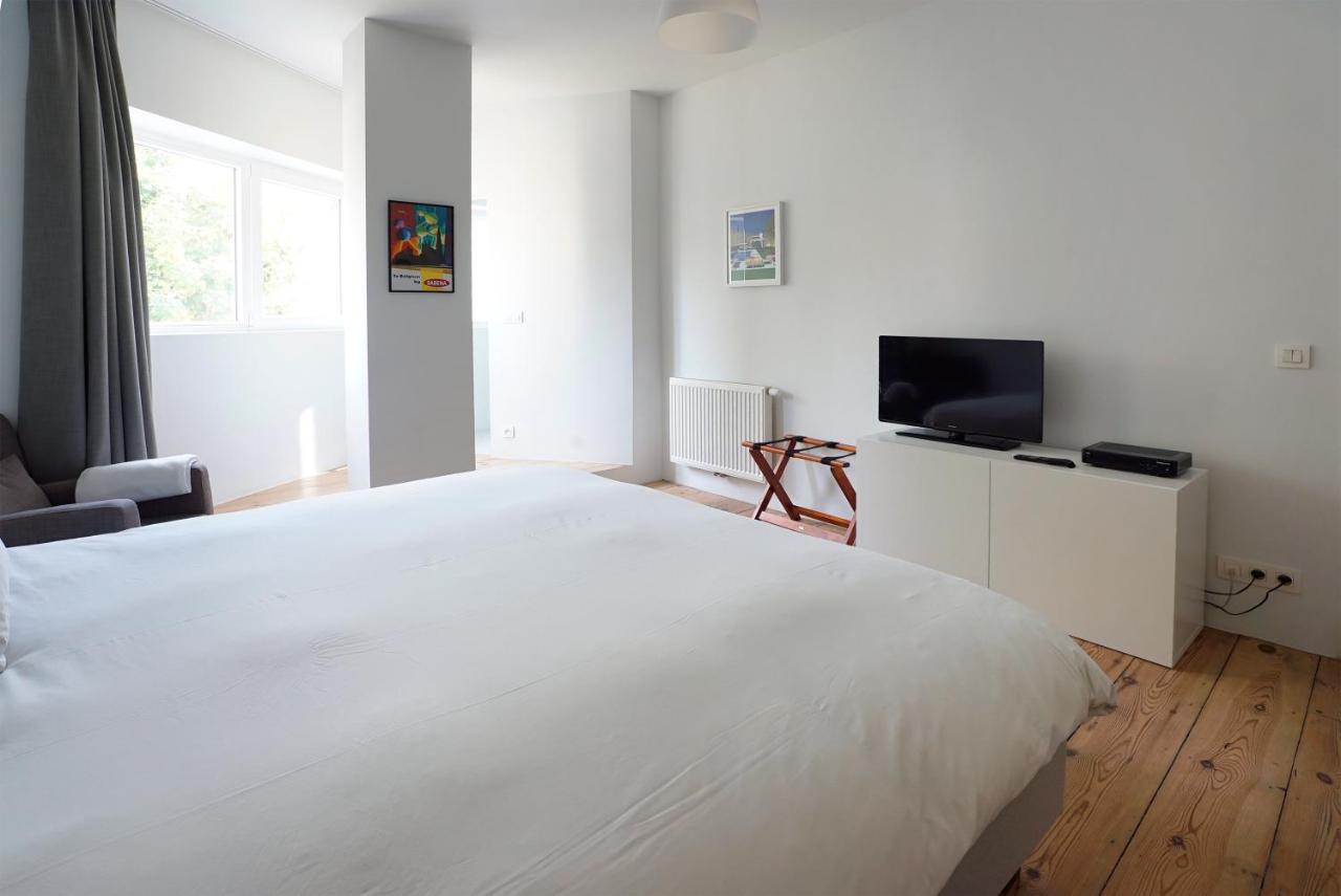Habitación con cama extragrande y vistas al jardín (2 adultos)