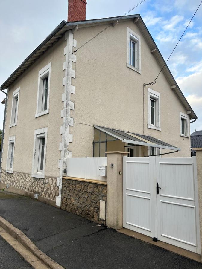 Maison familiale, 13 lits, 3 SDB, parking gratuit, jardin, terrasse - Ferienwohnung