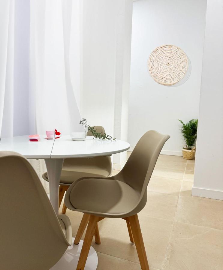 Costa by Hawkins Algeciras - Interior 1B - B&B Algeciras