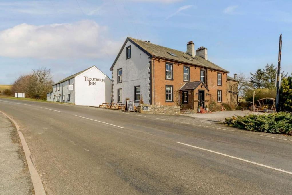 Troutbeck Inn Cottages - B&B