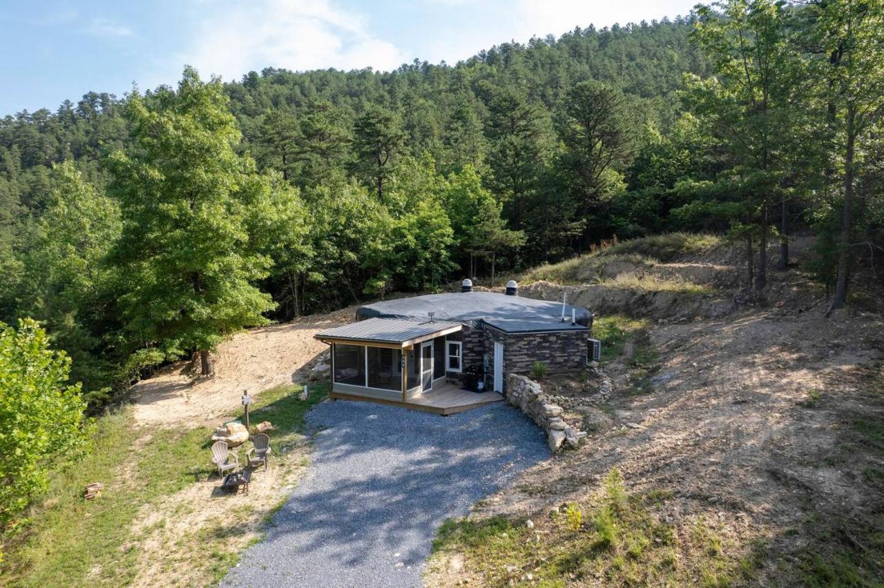 Adults Only - Secluded Mountainside Dome Retreat - B&B