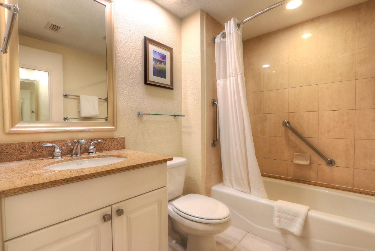 Gated Community Retreat for 4, 2Miles From Beach - B&B