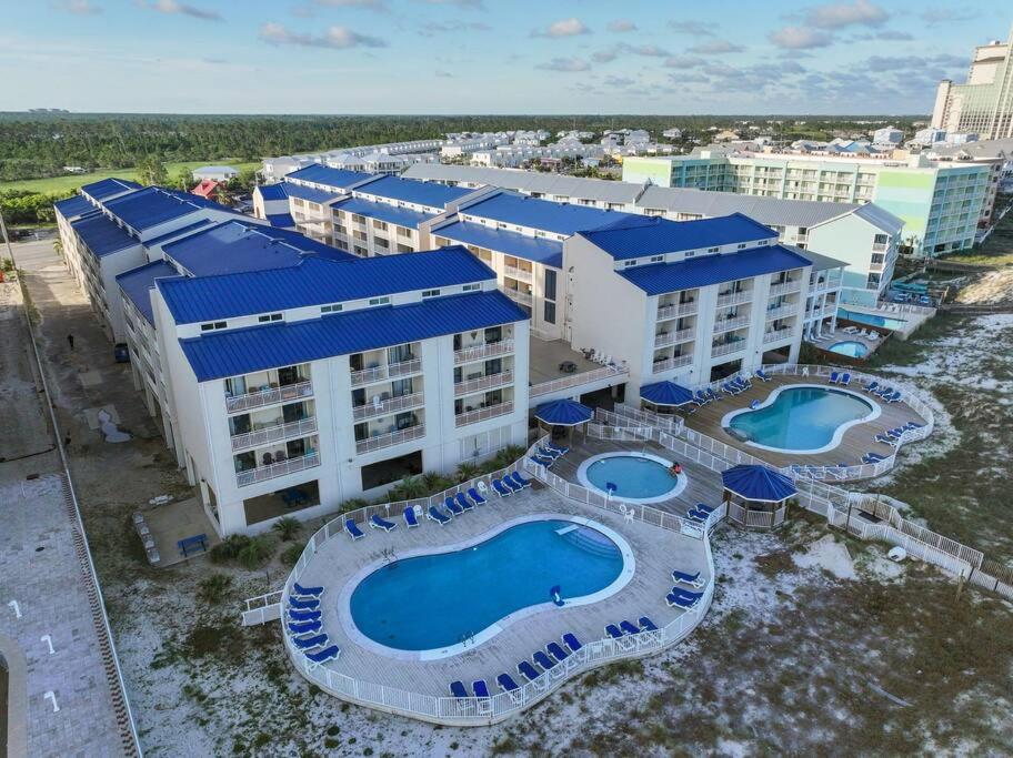 Cheapest on the Beach-Oceanfront-Heated Pool - B&B