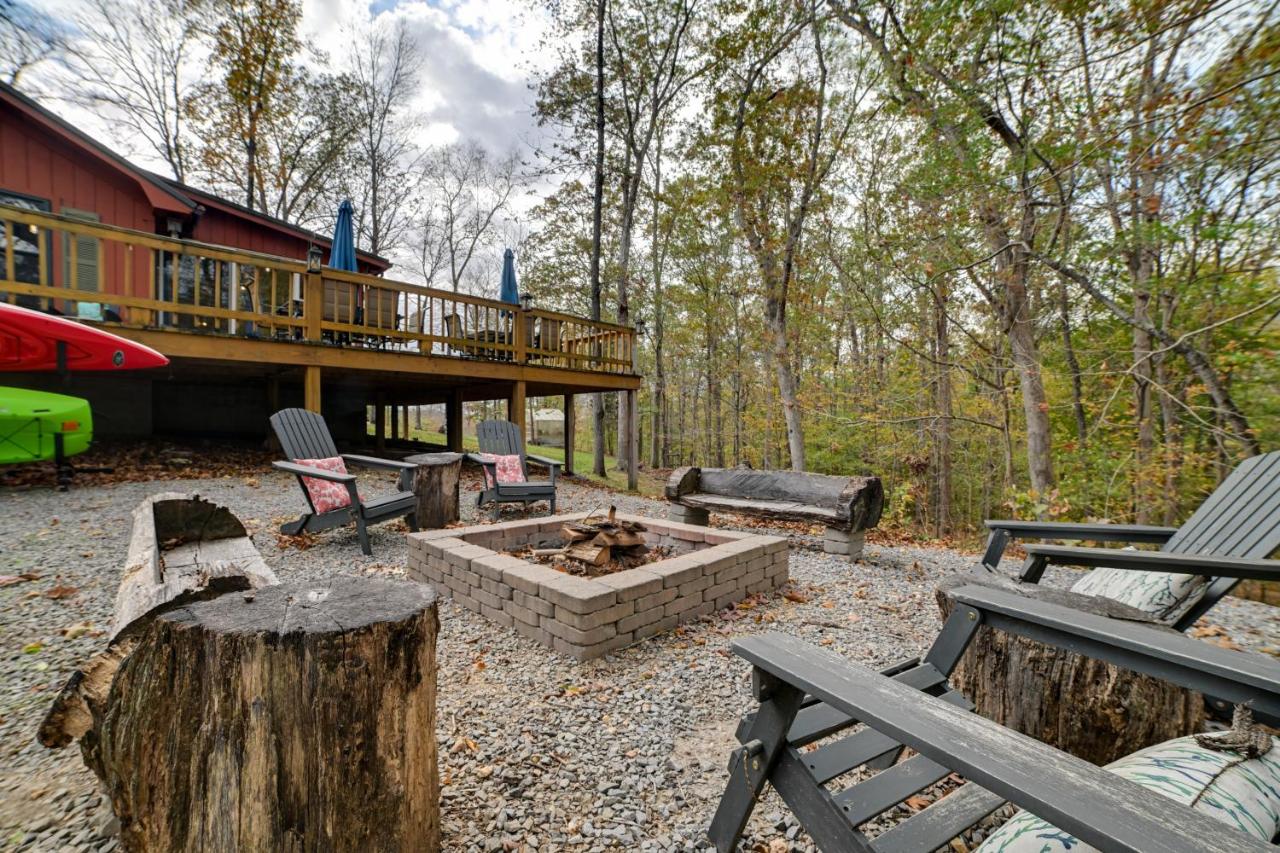 Cadiz Vacation Home with Deck Walk to Lake Barkley - Chambres d’hôtes