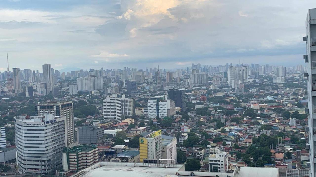 Apartment with City View