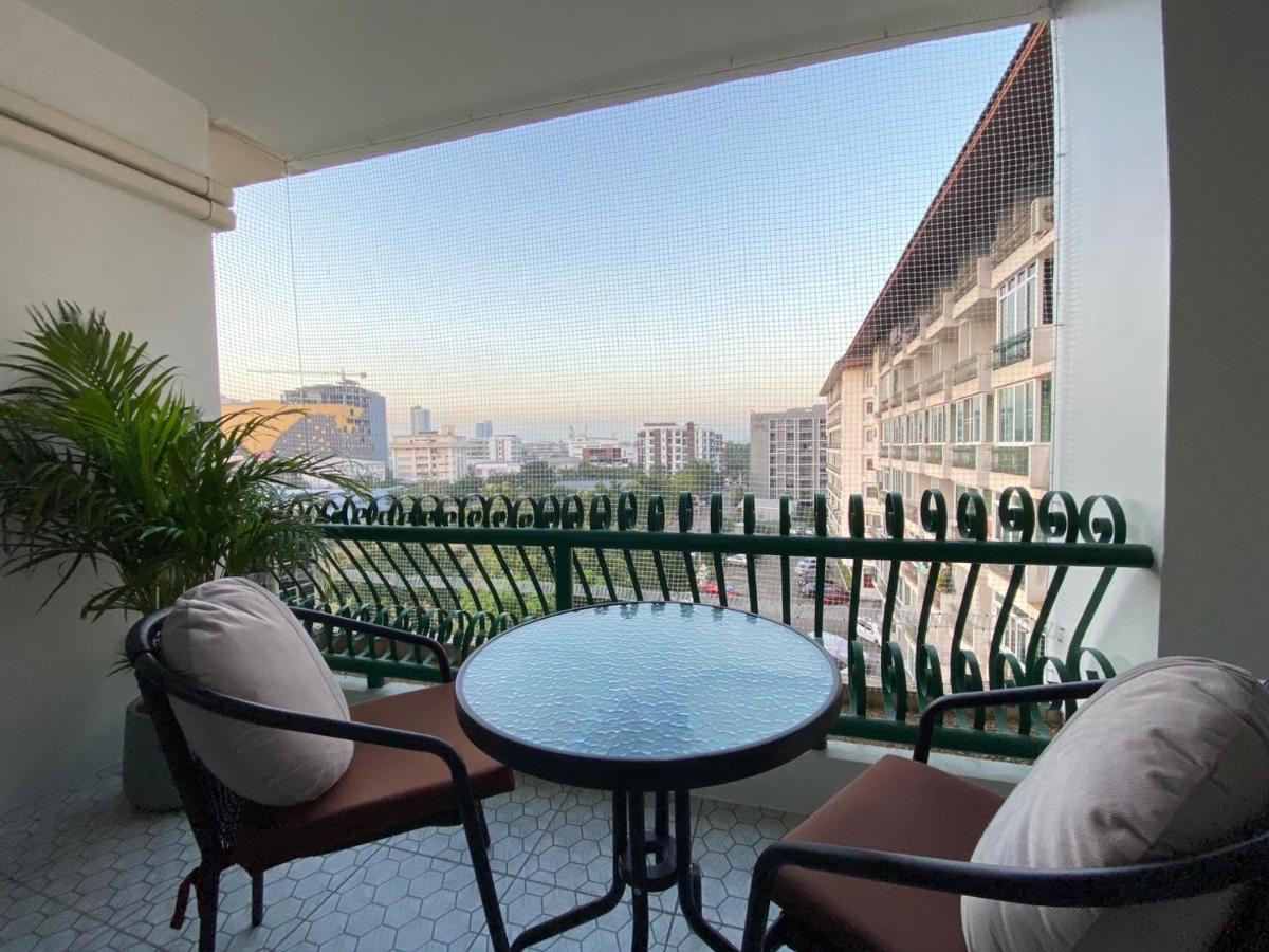 2 Bedroom Condo With Kitchen Near Central Festival - B&B