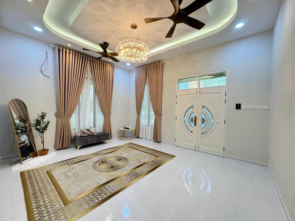 Rihays Palace Homestay Ketereh - B&B