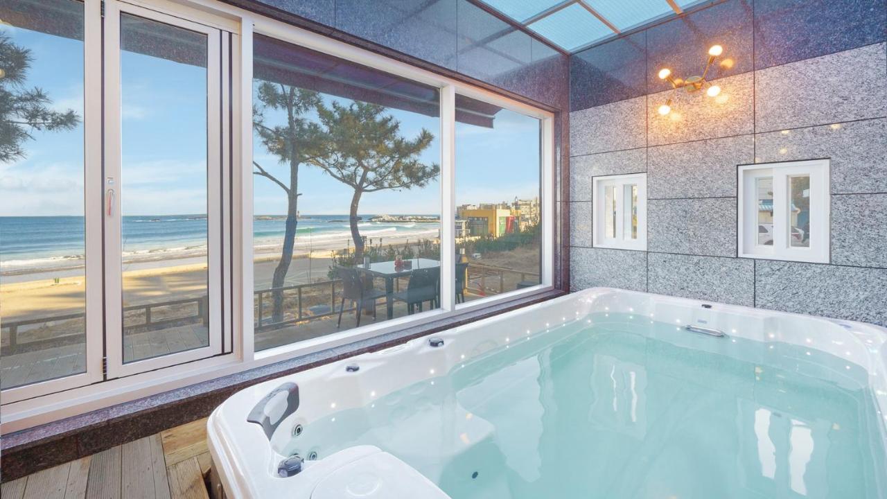 Pohang Playbeach Poolvilla - B&B