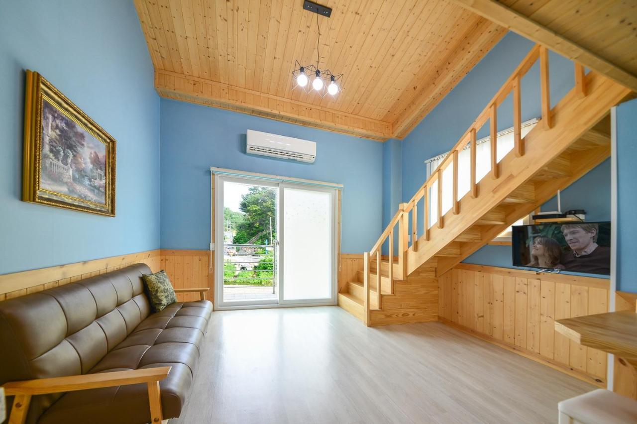 Samcheok Healingcamp Pension - B&B