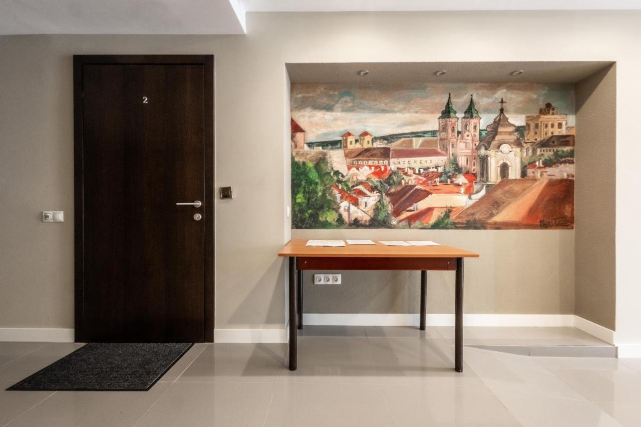 HelloWine Apartman - B&B Eger