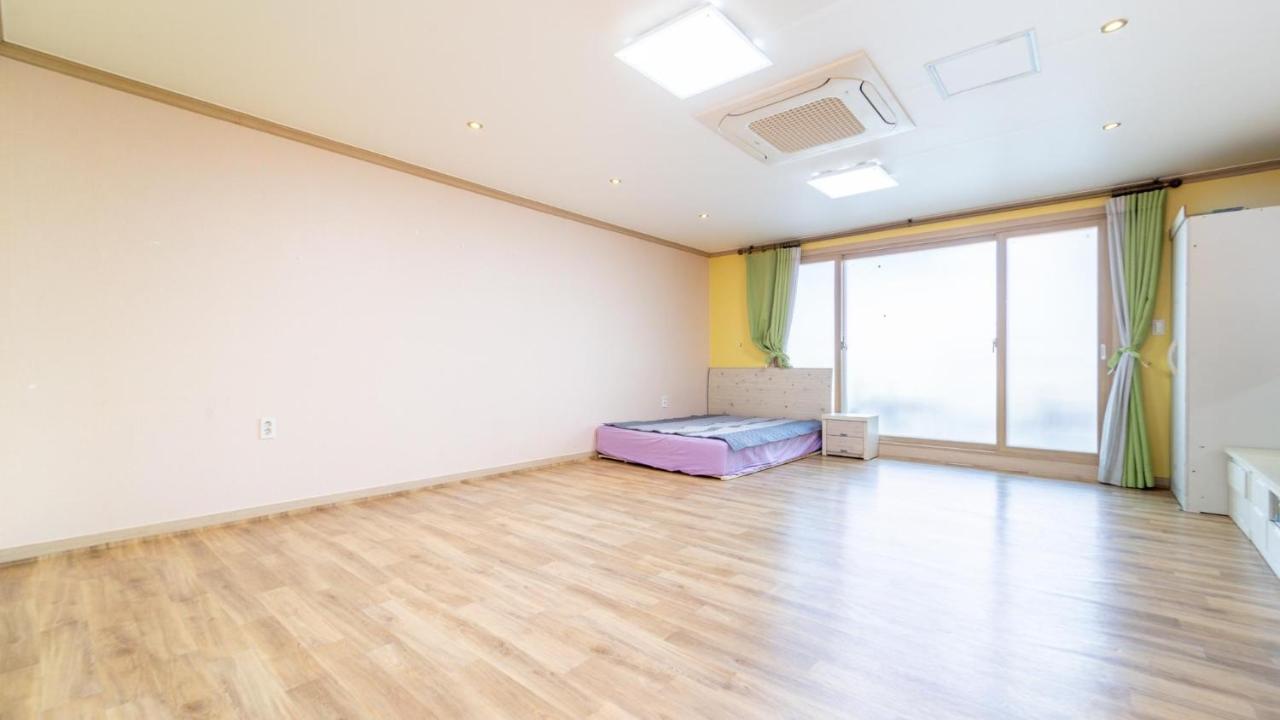 Studio 3