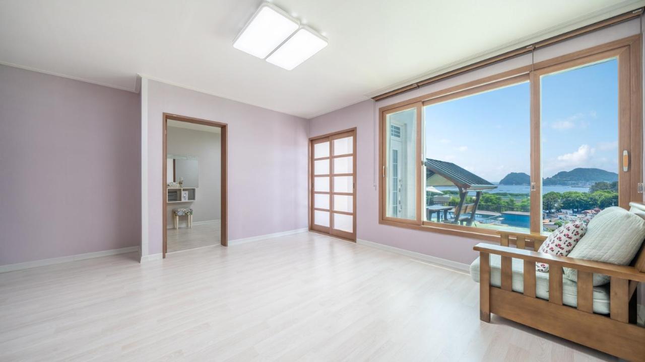 Studio 4