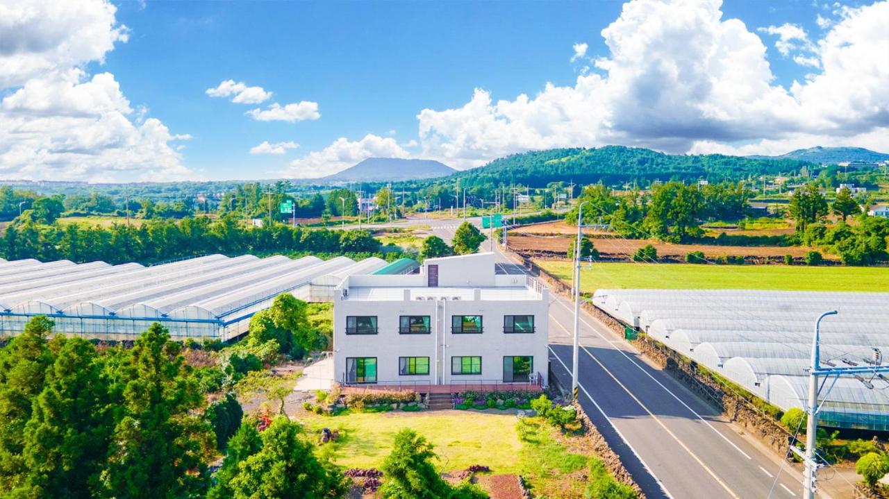 Jeju ChunJaNe Pension - Ferienwohnung