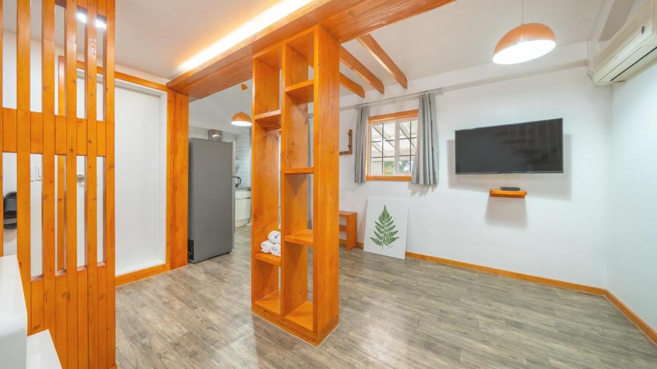 Studio 8