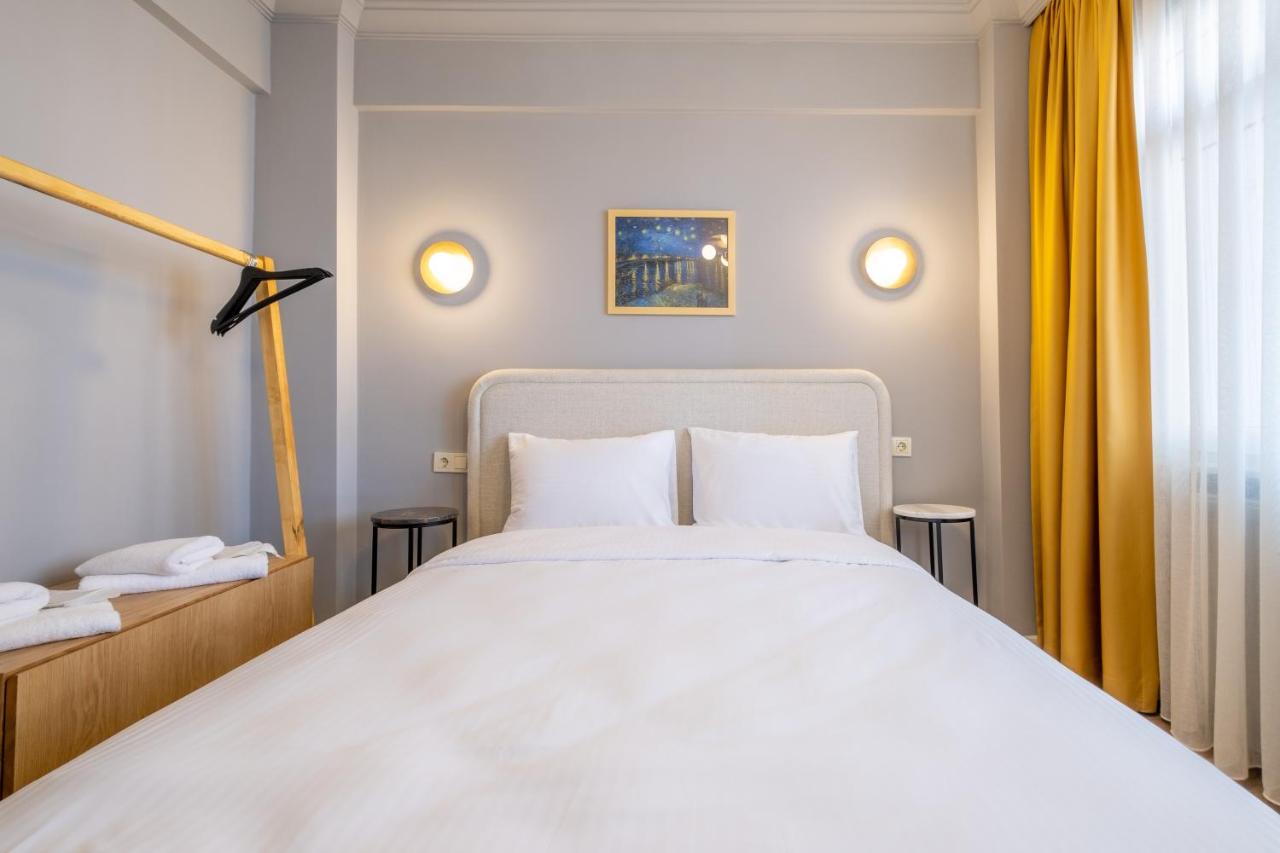Three-Bedroom Deluxe Apartment