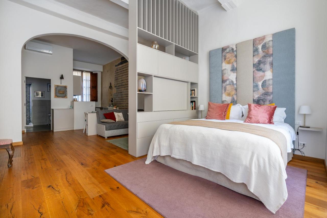 One-Bedroom Deluxe Apartment
