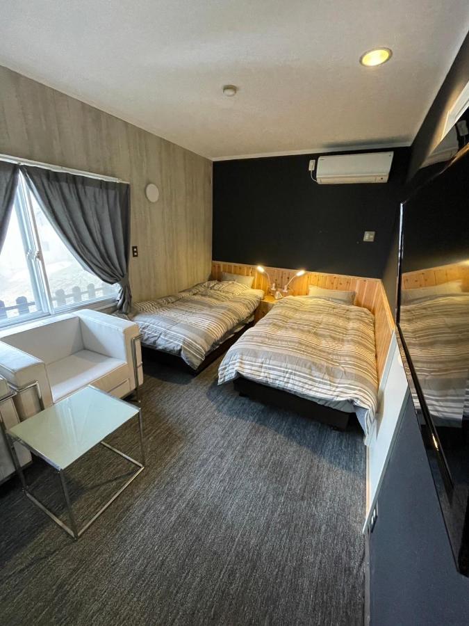 Standard Twin Room with Shared Bathroom