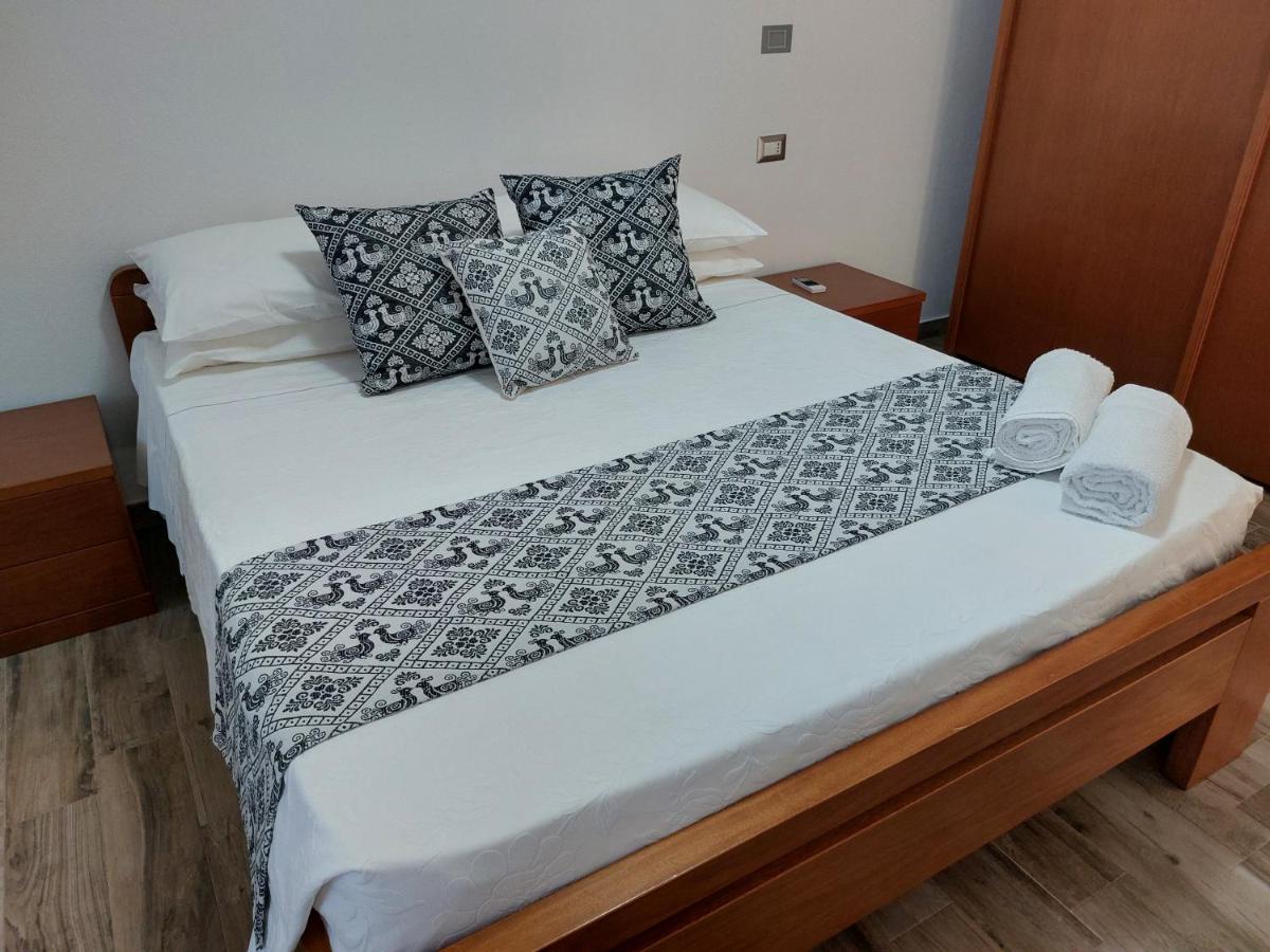 Appartamento con 2 Camere da Letto e Terrazza