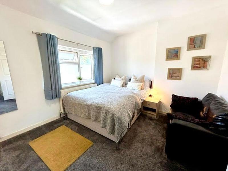 Lovely Double Room near Southmead Hospital - B&B
